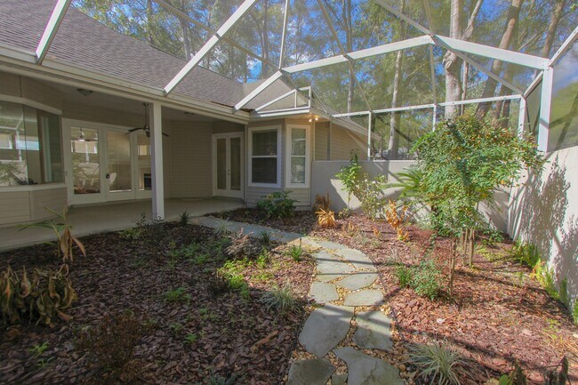 Building Photo - 4404 SW 91st Dr