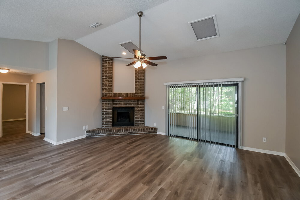 Building Photo - 10364 Windfern Ct N
