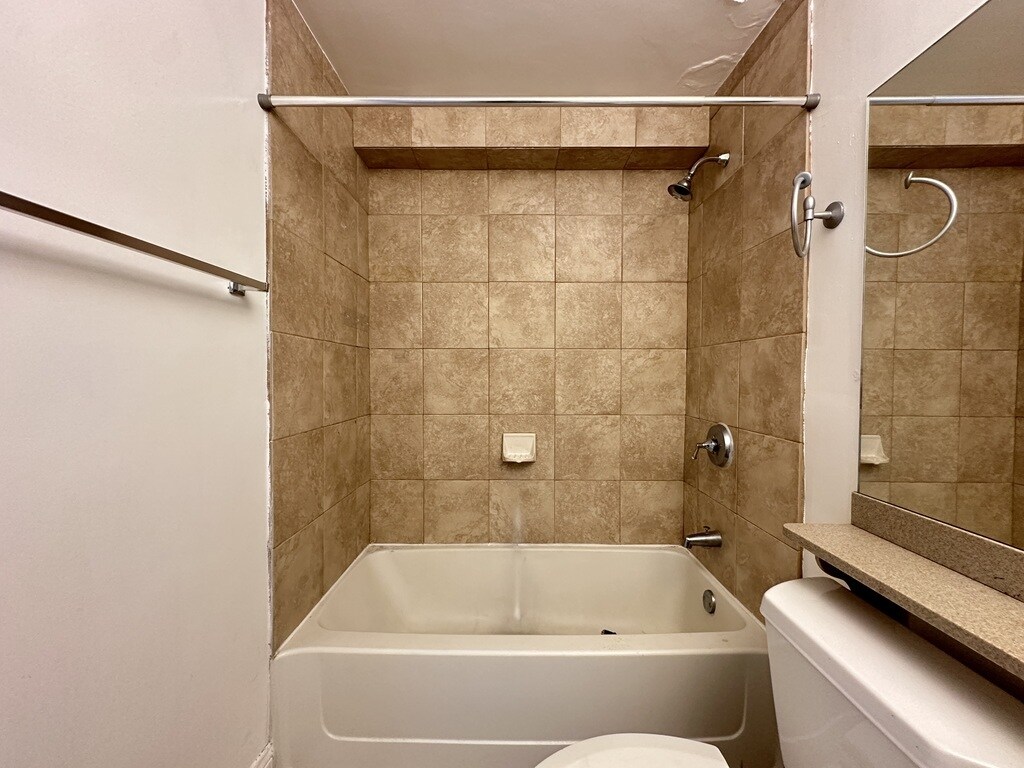 Building Photo - 4180 N Marine Dr