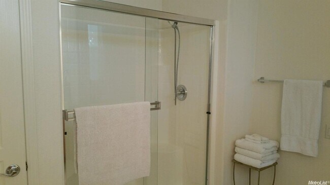 Building Photo - Beautiful Gated 55+ community in Springfie...