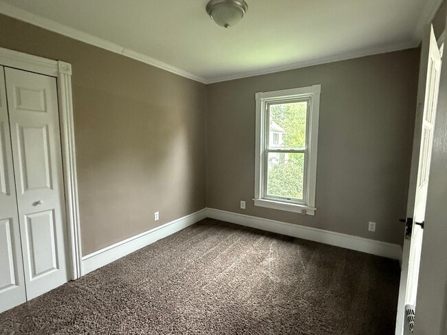 Building Photo - Charming 4-Bedroom Single-Family Home | Se...