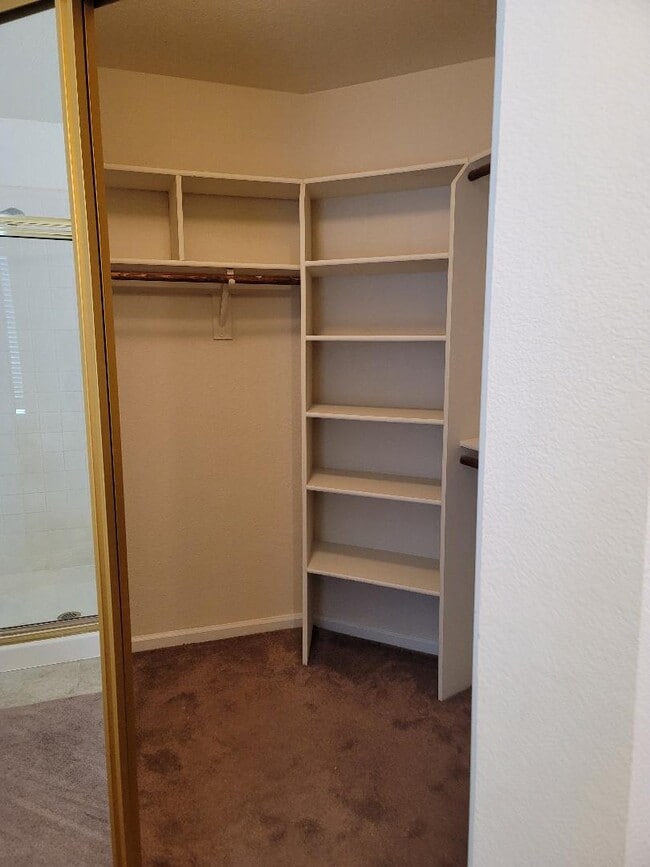 Building Photo - 1709 Evergreen Dr