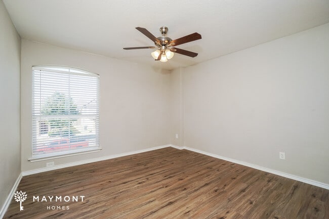 Building Photo - 8422 Buckhorn Parke