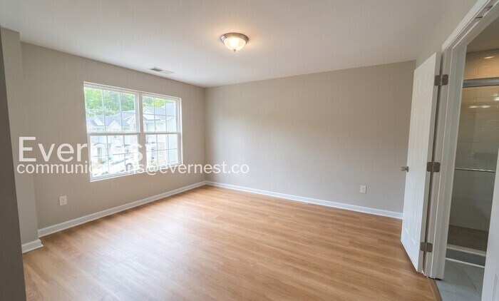 Building Photo - 853 Langston Trce