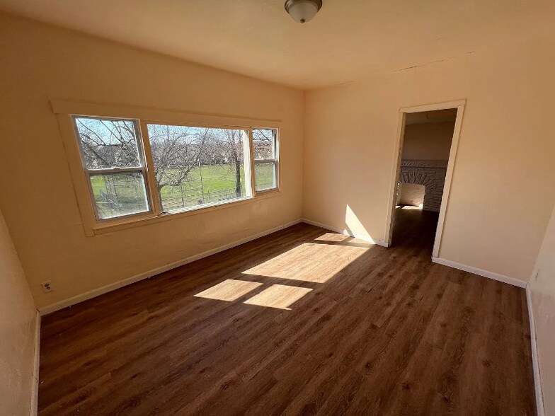 Building Photo - 2690 S 10th St