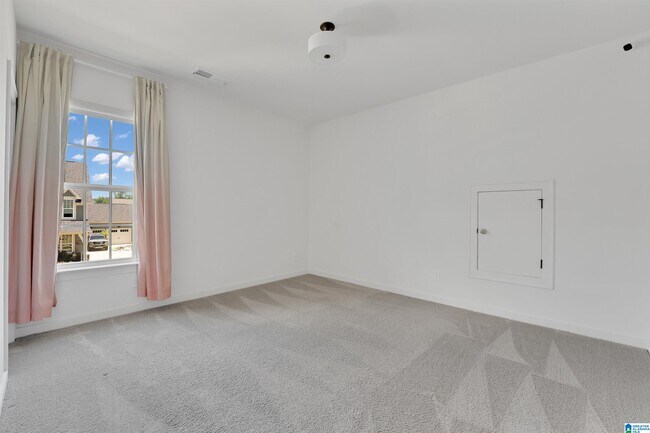 Building Photo - 1032 Clifton Rd