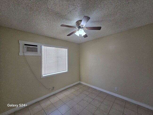 Building Photo - 5826 Ocotillo Ave