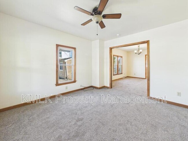 Building Photo - 444 7th St