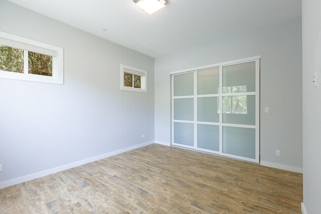 Building Photo - 4 Br 5 Ba with STUNNING VIEWS and Jacuzzi