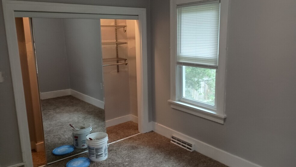 Bed 2 - 1801 S Spring Ave