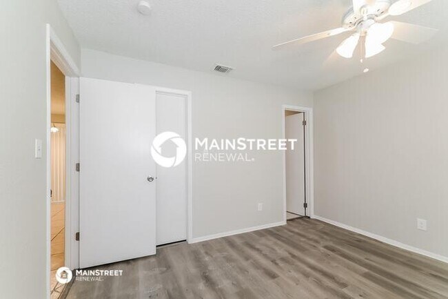 Building Photo - 3 Bedroom Pet-Friendly Home in OCOEE, FL with Main Street Renewal