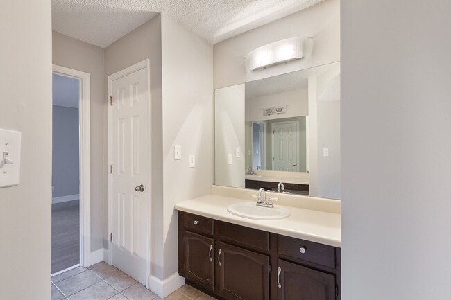 Building Photo - Charming East Cobb Home in Quiet Cul-de-Sac – Updated, Spacious & Great Schools!