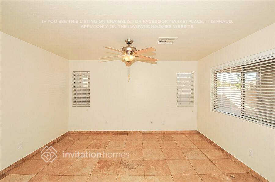 Building Photo - 7111 N 77th Dr