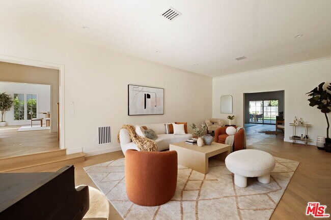 Building Photo - 308 S Highland Ave