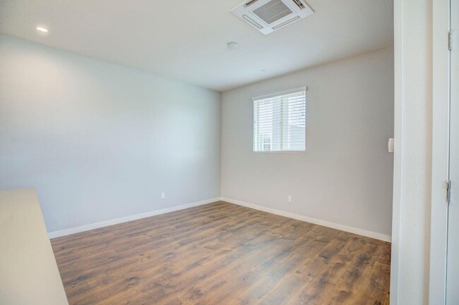 Building Photo - Modern Living at The MIll Gorgeous 2bed/2.5bath home