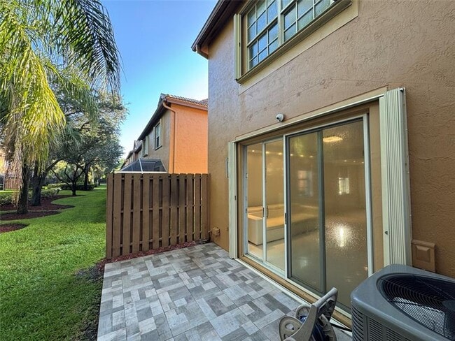 Building Photo - 1549 Barcelona Way