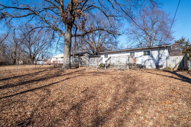 Building Photo - 1324 Columbus Dr