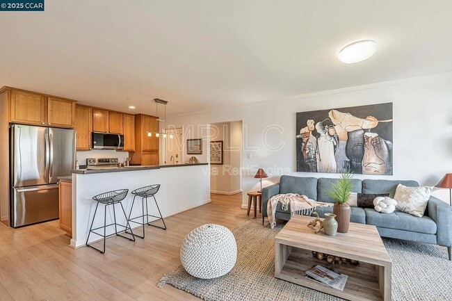 Building Photo - 233 Orange St