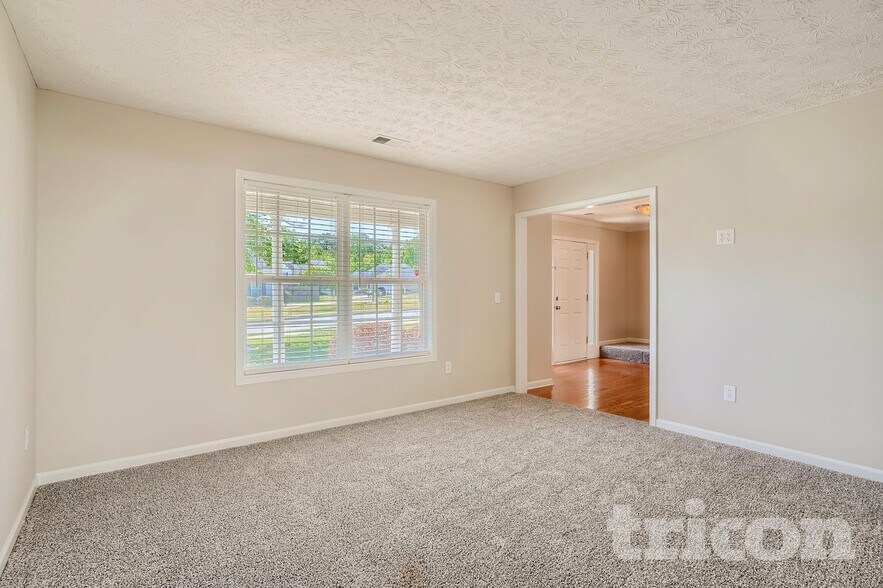 Building Photo - 1230 Webb Farm Ln