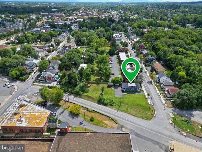 Building Photo - 580 N Braddock St