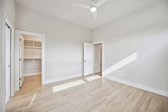 Building Photo - 5314 Suez St