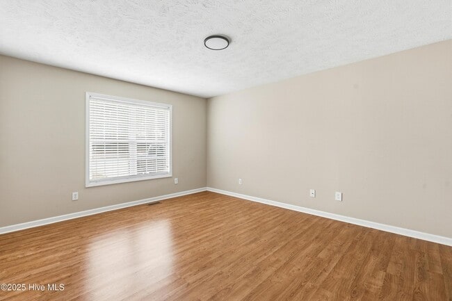 Building Photo - 558 Wiregrass Rd