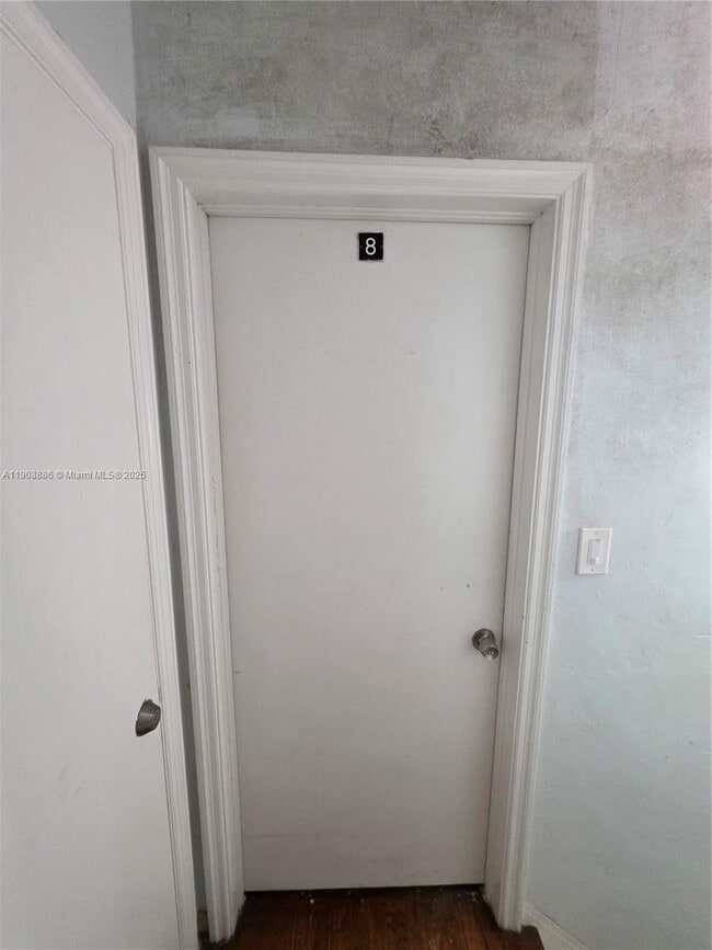 Building Photo - 8024 Harding Ave