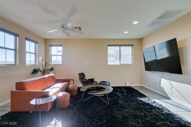 Building Photo - 172 Petaluma Valley Dr