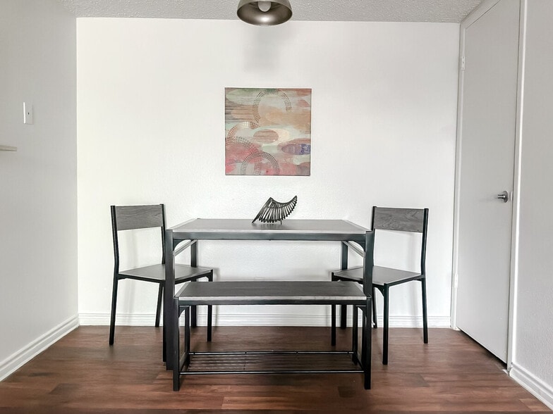 Building Photo - 1071 Clayton Ln