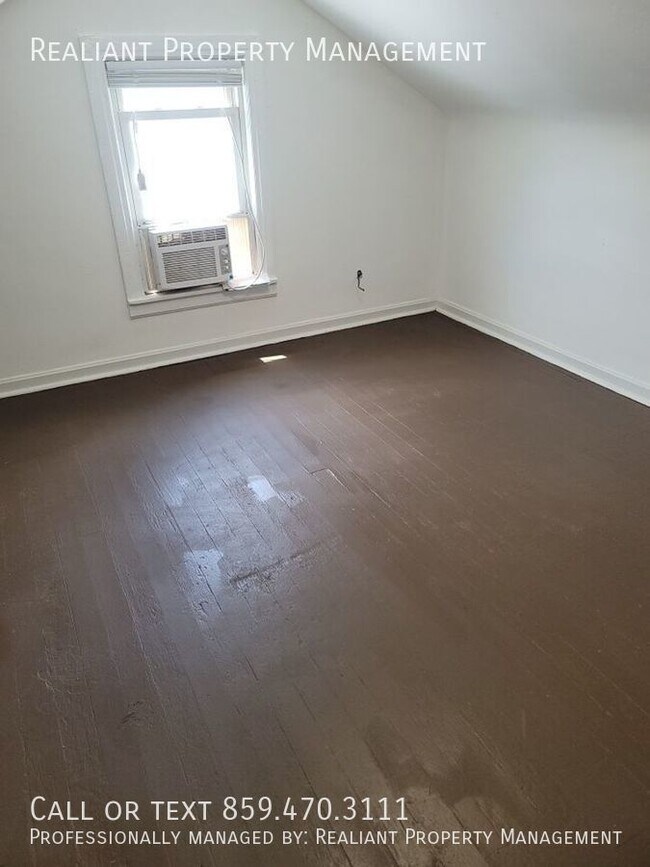 Building Photo - 1411 Hill St