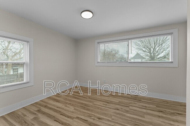 Building Photo - 1009 36th St