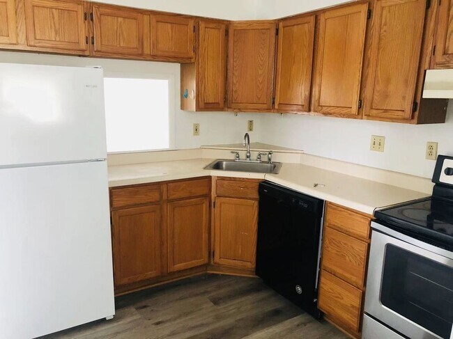 Building Photo - 1635 S Dorchester Dr