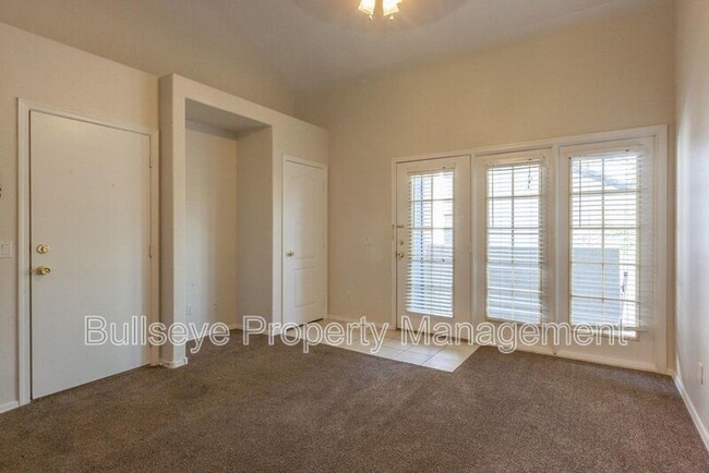 Building Photo - 3716 E University Dr
