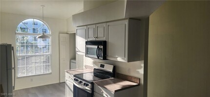 Building Photo - 4925 Sandra Bay Dr