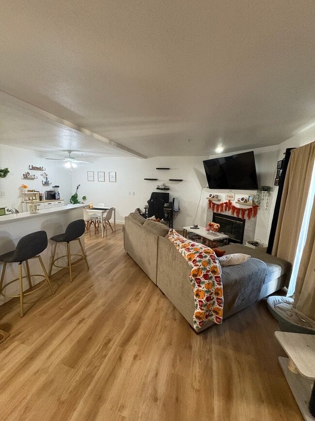 Building Photo - Gated Community with easy west bound 80 ac...