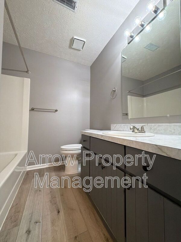 Building Photo - 4441 N 67th St
