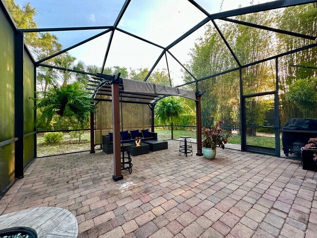 Building Photo - 9687 Springlake Cir