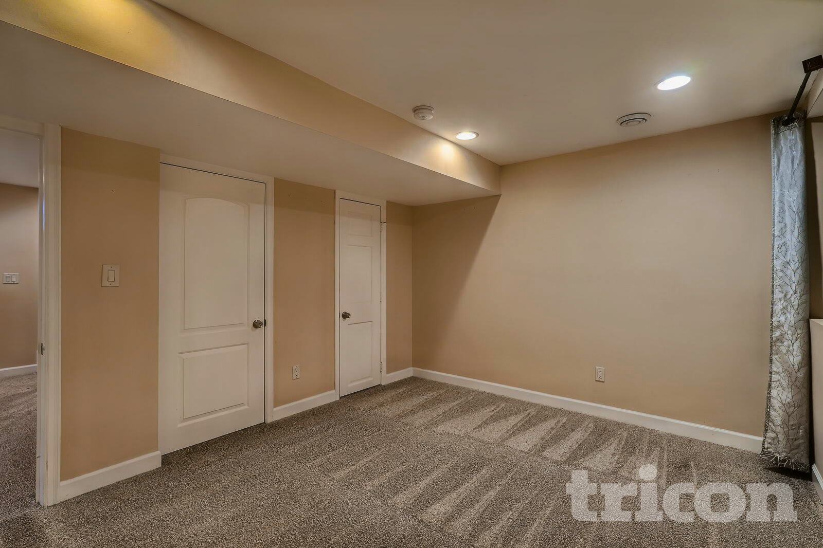 Building Photo - 4010 Monroe St NE