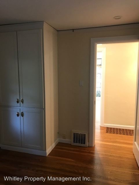 Building Photo - 1010 Guinda St