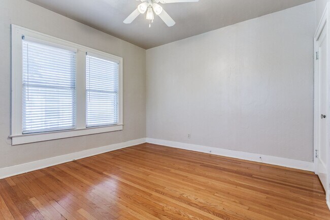Building Photo - 526 Pershing Ave