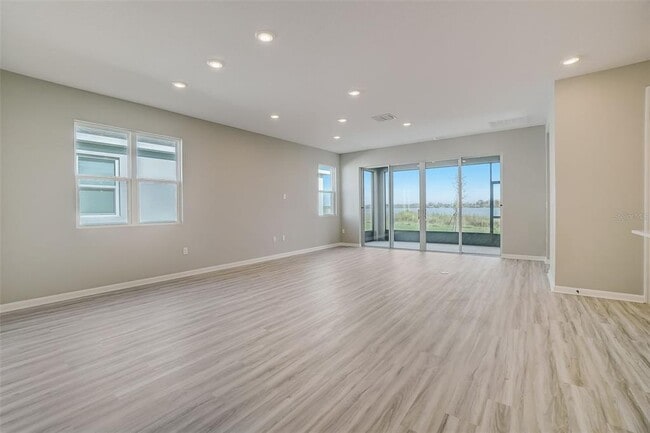 Building Photo - 1016 Griffon Ave