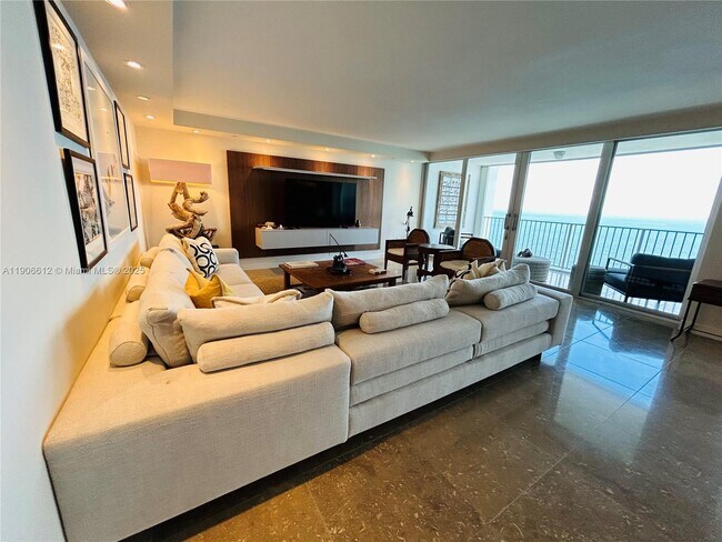 Building Photo - 881 Ocean Dr