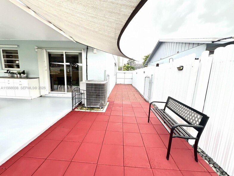 Building Photo - 1361 N Fieldlark Ln