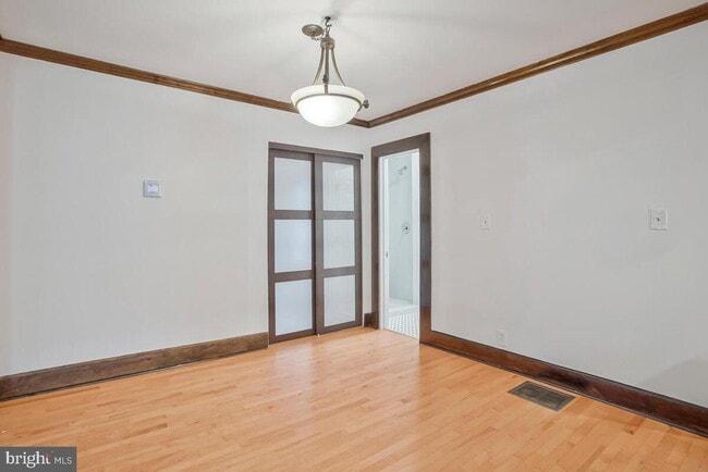 Building Photo - 1009 Tyler Ave
