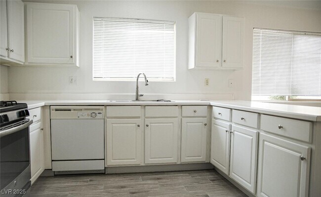 Building Photo - 3438 Blue Ash Ln