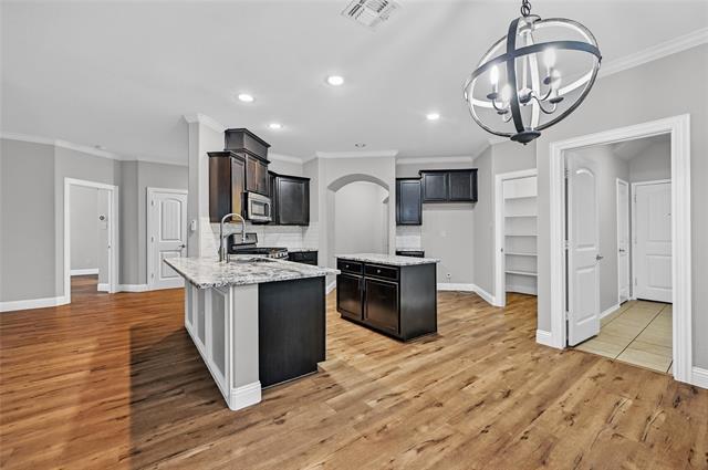 Building Photo - 1512 Greenbrier Dr