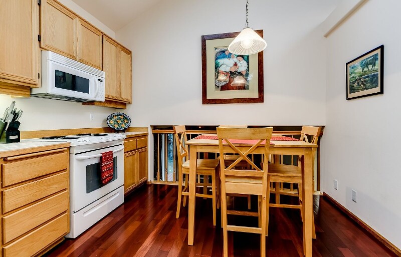 Building Photo - 3865 Ashford Dr
