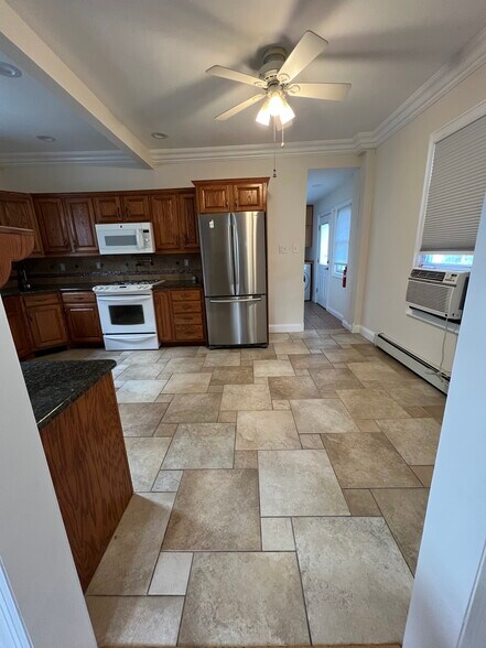 Kitchen - 24 Parker Ave