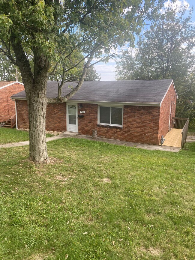 Building Photo - 731 Darlington St