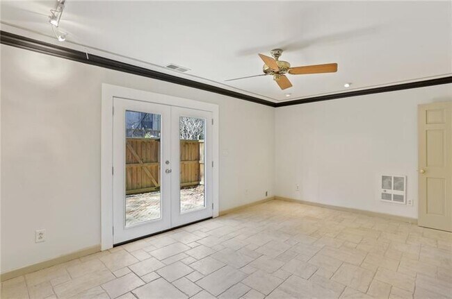 Building Photo - 36 Ivy Pkwy NE